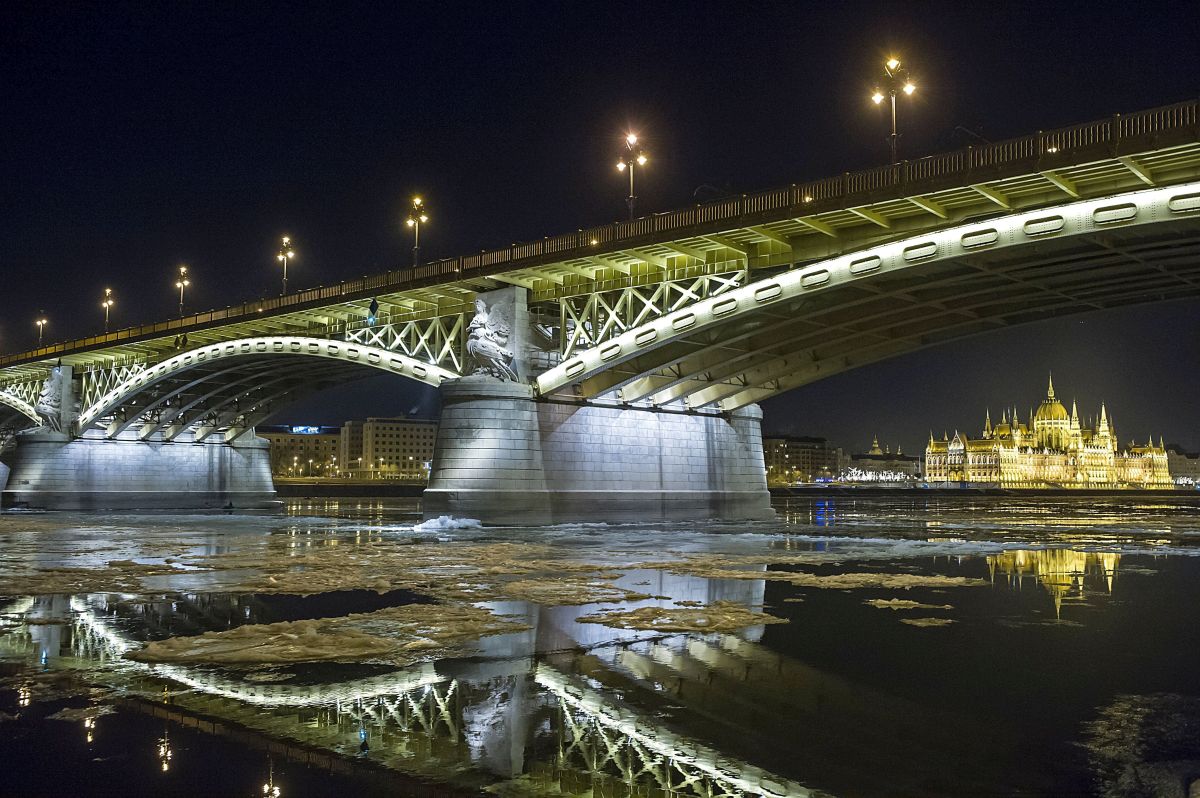Icy water of the Danube in Budapest (Photo: Péter Lakatos Péter)